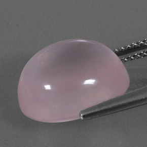 10.24カラットの天然ピンクローズクォーツ（14.1×12 mm・オーバルカット）