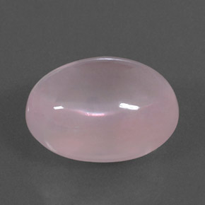 16.81カラットの天然ライトローズピンクローズクォーツ（18.3×13.2 mm・オーバルカット）