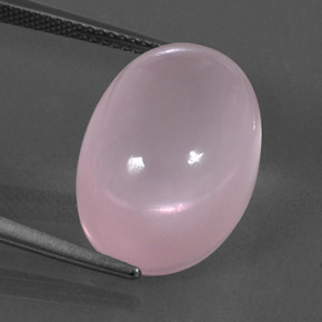 21.33カラットの天然ミディアムローズピンクローズクォーツ（18.2×13.1 mm・オーバルカット）