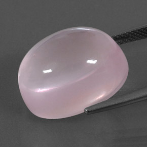 21.33カラットの天然ミディアムローズピンクローズクォーツ（18.2×13.1 mm・オーバルカット）