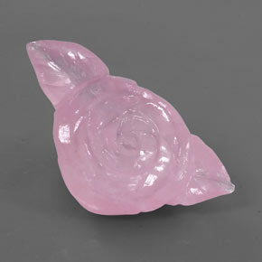 146.40カラットの天然ピンクローズクォーツ（53×28.7 mm・ファンシーシェイプ）