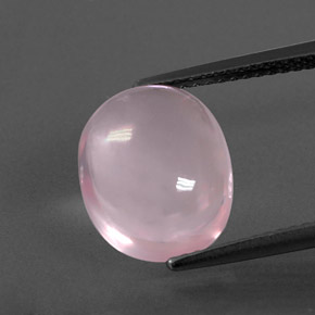 4.95カラットの天然ピンクローズクォーツ（12.3×10.1 mm・オーバルカット）