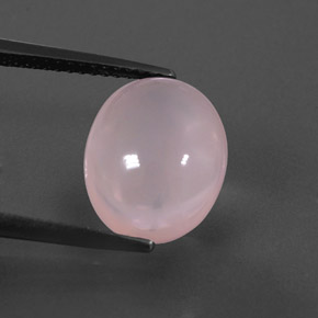 5.53カラットの天然ピンクローズクォーツ（12.4×10.1 mm・オーバルカット）