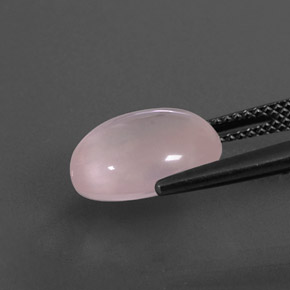 5.53カラットの天然ピンクローズクォーツ（12.4×10.1 mm・オーバルカット）