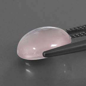 5.02カラットの天然ピンクローズクォーツ（12.1×10.2 mm・オーバルカット）