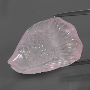 23.80カラットの天然非常に薄いローズピンクローズクォーツ（26.3×17.4 mm・ファンシーシェイプ）