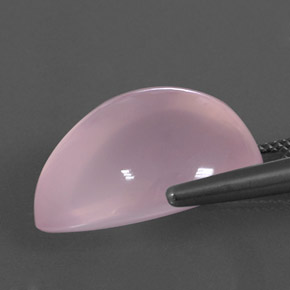 22.68カラットの天然ピンクローズクォーツ（20.9×15.1 mm・透明）