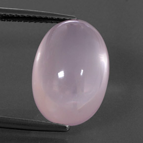 12.85カラットの天然ライトピンクローズクォーツ（16.9×11.5 mm・透明）