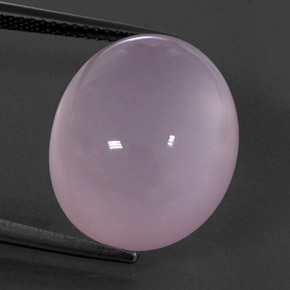 19.68カラットの天然ライトピンクローズクォーツ（17.7×14.5 mm・透明）