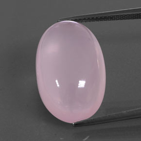 20.65カラットの天然ライトピンクローズクォーツ（22.2×14.1 mm・透明）