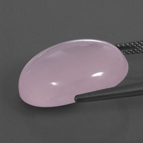 20.05カラットの天然ミディアムピンクローズクォーツ（20.2×16.6 mm・透明）