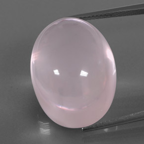 43.00カラットの天然ライトピンクローズクォーツ（23.8×17.7 mm・透明）