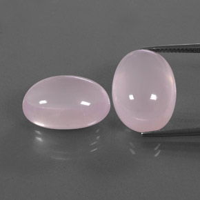 34.00カラットの天然ピンクローズクォーツ（18.6×13.6 mm・透明）