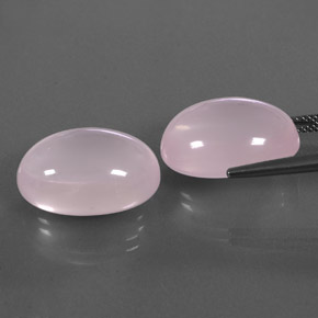 34.00カラットの天然ピンクローズクォーツ（18.6×13.6 mm・透明）