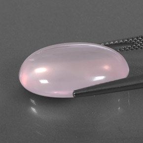 13.95カラットの天然ピンクローズクォーツ（19.2×14.8 mm・透明）