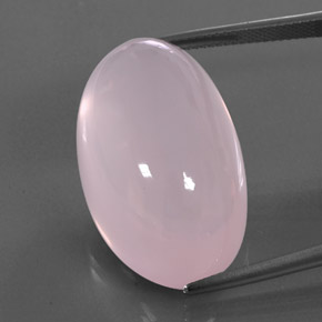 45.32カラットの天然バブルガムピンクローズクォーツ（27.8×16.7 mm・透明）