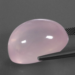 45.80カラットの天然ピンクローズクォーツ（24.2×18.4 mm・透明）