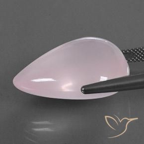 31.11カラットの天然バブルガムピンクローズクォーツ（24.3×18.6 mm・透明）