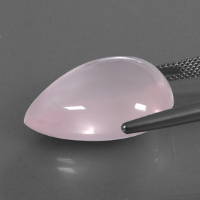 26.63カラットの天然ライトピンクローズクォーツ（22.8x17.4 mm・透明）