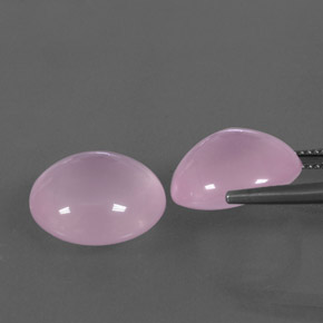 22.61カラットの天然ピンクローズクォーツ（15.2×13.8 mm・透明）