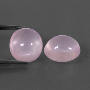 21.50カラットの天然ピンクローズクォーツ（14.3×12.9 mm・透明）