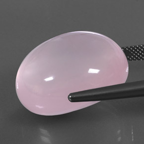 43.64カラットの天然ピンクローズクォーツ（22.4×19.3 mm・透明）