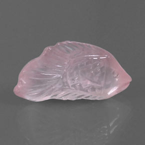 8.48カラットの天然ピンクローズクォーツ（20.9×12 mm・透明）