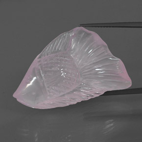 39.00カラットの天然ピンクローズクォーツ（35.8×21.7 mm・透明）