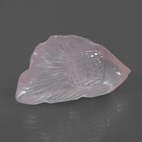 39.00カラットの天然ピンクローズクォーツ（35.8×21.7 mm・透明）
