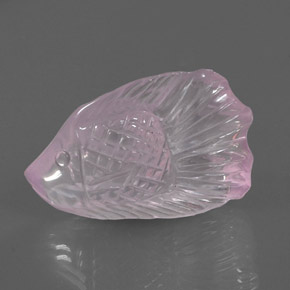 30.01カラットの天然バブルガムピンクローズクォーツ（29.7×19.2 mm・透明）