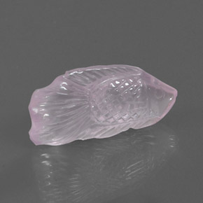 15.57カラットの天然バブルガムピンクローズクォーツ（28.1×13.3 mm・透明）
