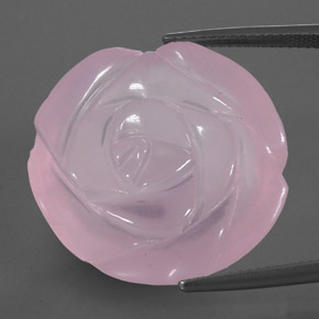 40.85カラットの天然ピンクローズクォーツ（24.4×24.3 mm・透明）