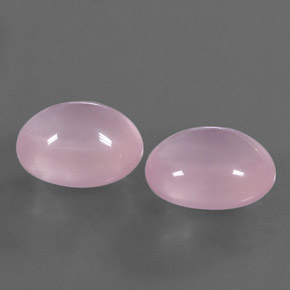 カラットの天然ピンクローズクォーツ（13.6×10.8 mm・透明）