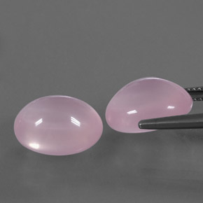 カラットの天然ピンクローズクォーツ（13.6×10.8 mm・透明）