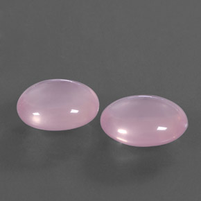 カラットの天然ピンクローズクォーツ（14.3×12.1 mm・透明）