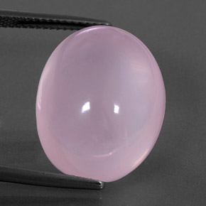 22.77カラットの天然ピンクローズクォーツ（20.3×15.4 mm・透明）