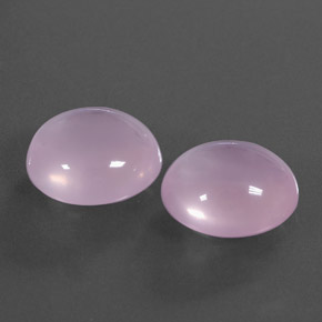 カラットの天然ピンクローズクォーツ（14.2×13 mm・透明）