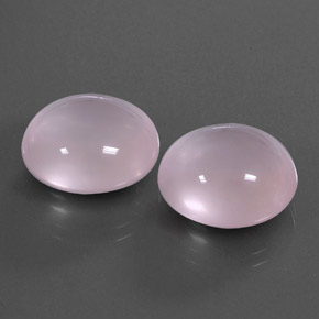 カラットの天然ピンクローズクォーツ（15.6×14.2 mm・透明）