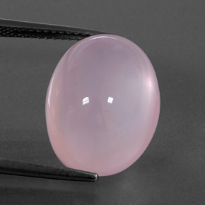14.61カラットの天然バブルガムピンクローズクォーツ（16.6×12.5 mm・透明）