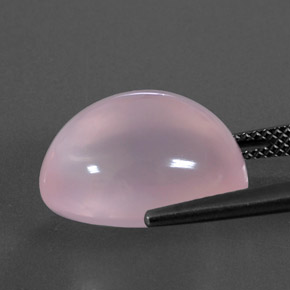 14.61カラットの天然バブルガムピンクローズクォーツ（16.6×12.5 mm・透明）