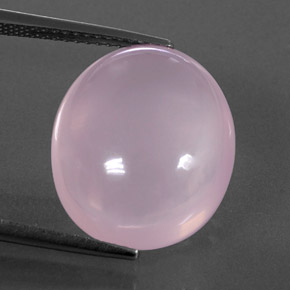 13.04カラットの天然ライトピンクローズクォーツ（16.6×14.3 mm・透明）