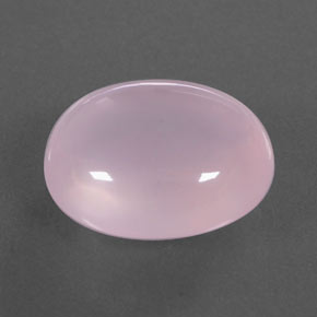 13.04カラットの天然ライトピンクローズクォーツ（16.6×14.3 mm・透明）