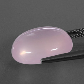 13.04カラットの天然ライトピンクローズクォーツ（16.6×14.3 mm・透明）