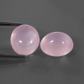 カラットの天然ピンクローズクォーツ（14.5×12.7 mm・透明）