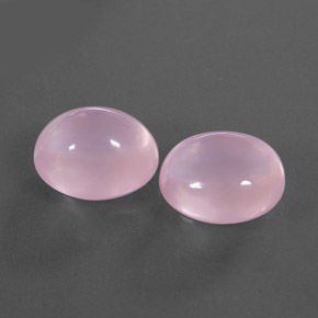 カラットの天然ピンクローズクォーツ（14.5×12.7 mm・透明）