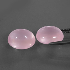 カラットの天然ピンクローズクォーツ（14.5×12.7 mm・透明）
