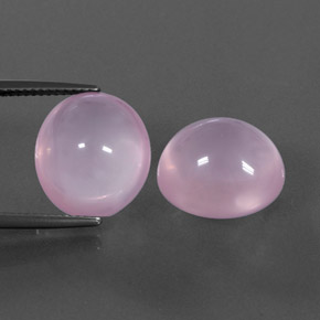 カラットの天然ピンクローズクォーツ（14.3×13.2 mm・透明）