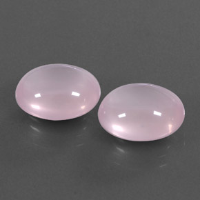 カラットの天然ピンクローズクォーツ（12.7×10.5 mm・透明）