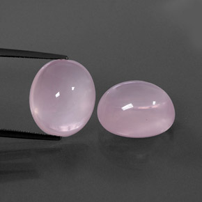 カラットの天然ピンクローズクォーツ（13.9×11.8 mm・透明）