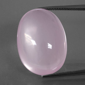 33.79カラットの天然ピンクローズクォーツ（24.1×17.6 mm・透明）